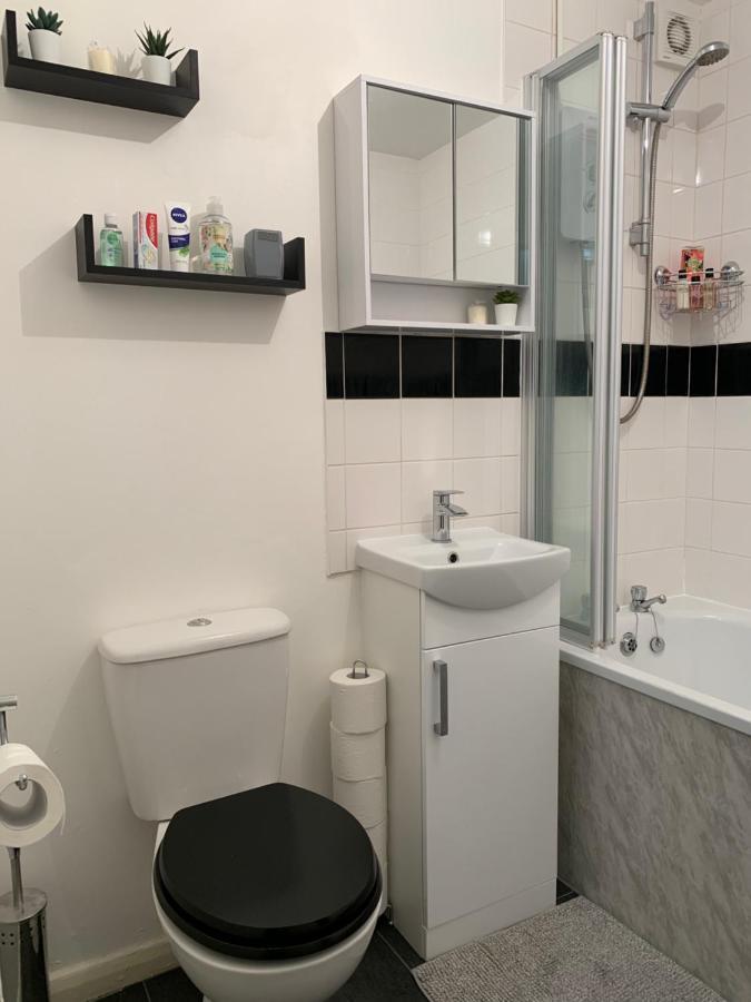Modern Cosy Warm Home With Free Parking Chelmsford Kültér fotó